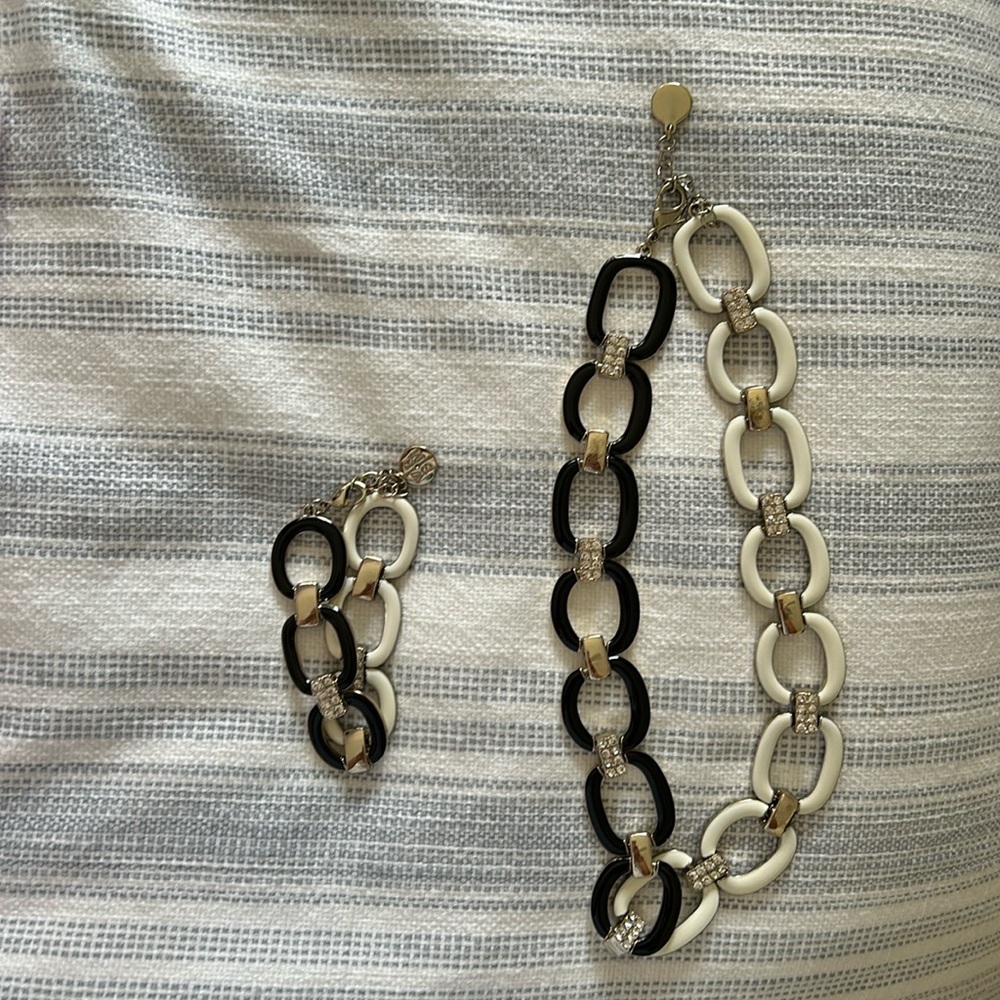 Reversible necklace and bracelet from Ann Taylor! In great condition